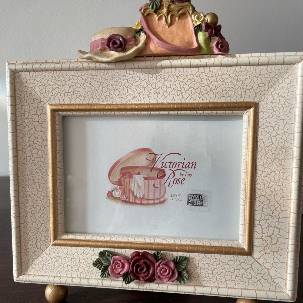 NWOT Vintage 1998 Victorian Rose Picture Frame